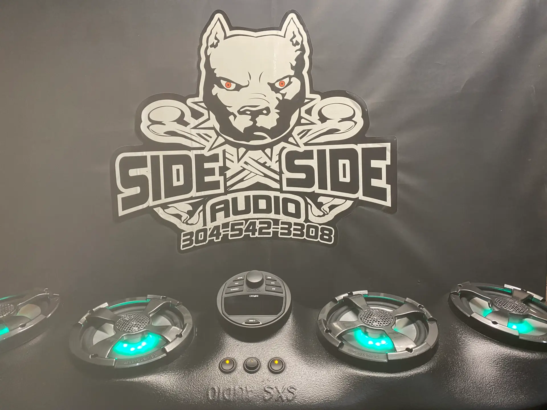 4 SPEAKER SYSTEM MAVERICK/COMMANDER